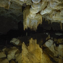 Frozen Symphony – Cave Wonders